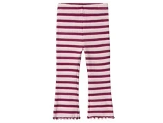 Name It bukser i rosa og bordeaux striber med flæsekant nederst, set forfra